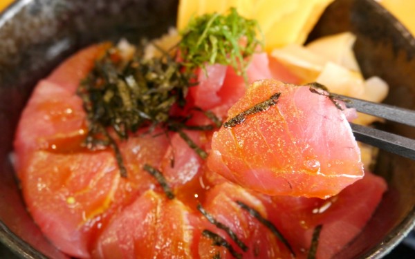 マグロ定食 名護漁港食堂（名護漁港内）