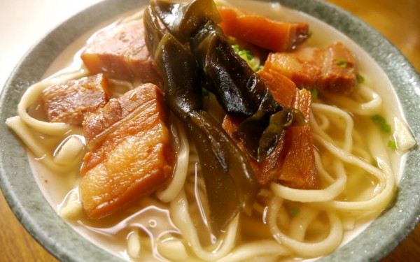 三枚肉そば 宮里そば（名護市）