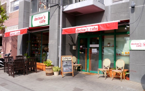 とろとろたまごのオムライス デッカーズカフェ（那覇市おもろまち）