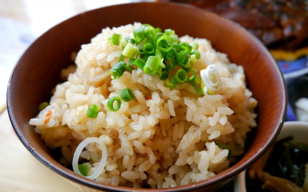 【移転】手のひらよりデカい！ソーキ定食あかね食堂（沖縄市）