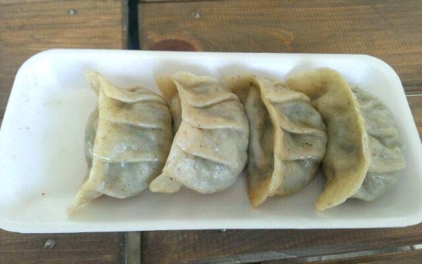 薬草入り餃子とラーメンのヌチグスイ(宮古島)