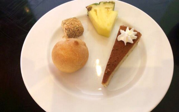 ブリーズベイマリーナ週末ランチバイキング（宮古島）