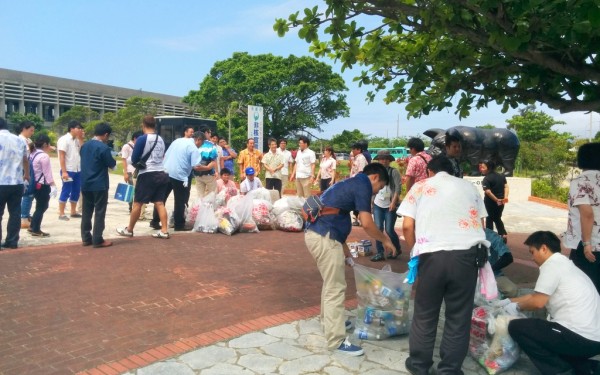 名護市でロードクリーン活動