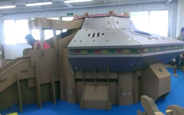 ダンボール遊園地inメイクマン浦添本店