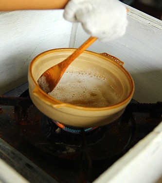 浜比嘉島の手作り塩☆髙江洲製塩所（うるま市）