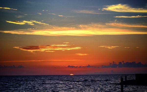 ほんまに自然が壮大。今まで見てきた夕陽で一番綺麗でした！｜沖縄旅の思い出ﾌｫﾄｺﾝﾃｽﾄ