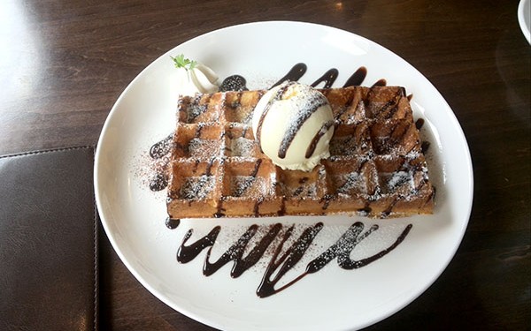 ワッフルとコーヒーのお店Maitoparta/まいとぱるた(豊見城市)