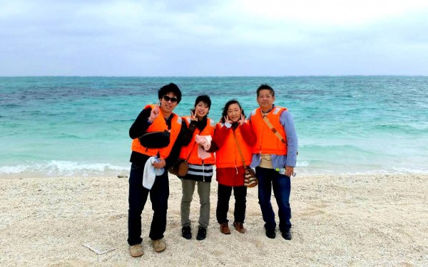 ホエールウォッチング両親も喜んでくれて嬉しかったです。｜沖縄旅の思い出ﾌｫﾄｺﾝﾃｽﾄ