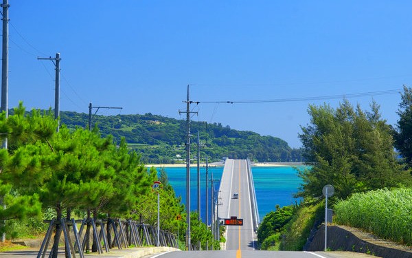 沖縄は冬でも海遊びが十分に出来るんです！