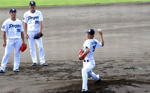 10月末なのに暑い！沖縄北谷公園野球場で中日ドラゴンズの秋季キャンプ！