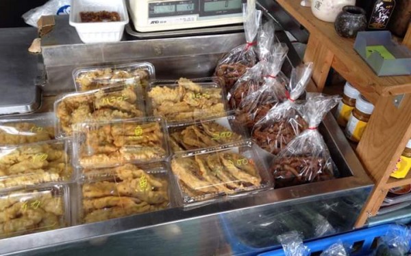 バヤオ鮮魚店にある、イカの羽いちゃいちゃ（八重瀬町）
