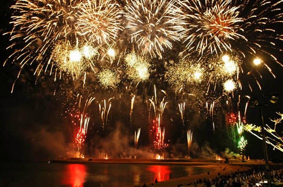 .琉球海炎祭 2017　花火クルーズ【4月8日限定】那覇・北谷発