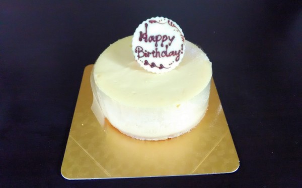 いまいパンのケーキで誕生日をお祝い（那覇市）