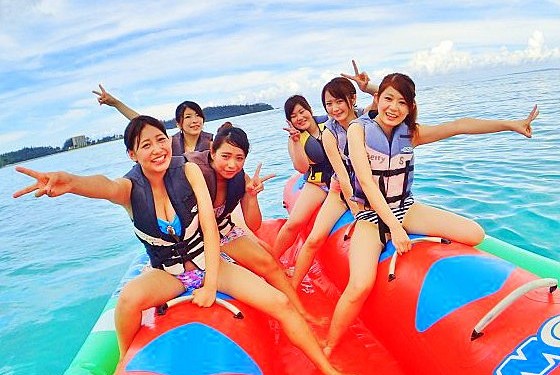 名護ウィードビーチでマリンスポーツ満喫！