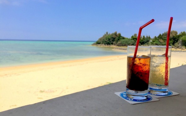 オーシャンビューの素晴らしい景色をゆったりと堪能　On the beachカフェ（今帰仁村）｜沖縄旅の思い出ﾌｫﾄｺﾝﾃｽﾄ