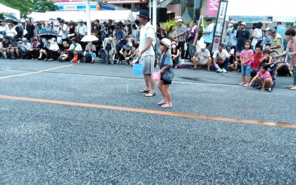 夏のお約束！“一万人エイサー踊り隊”
