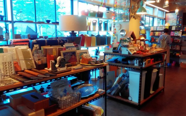 気持ちのいい文具と家具のお店　module／モジュール（那覇市）
