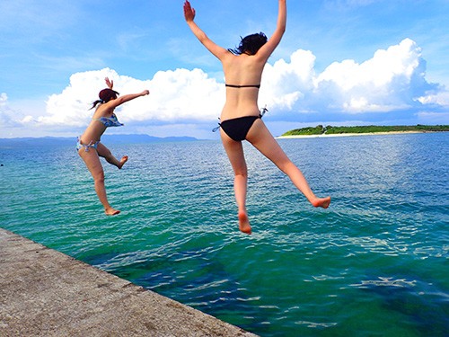 驚くなよ！11月～2月でも石垣島の気温・水温は平均22度以上なんだ！冬期限定の幻の島＆パナリ島上陸１日満喫コースだ！