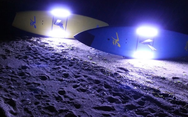 インスタ映えするぞ！石垣島で光るSUPに乗ろう！ LEDで光る足漕ぎSUPだ！　幻想的なナイトツアーだ！