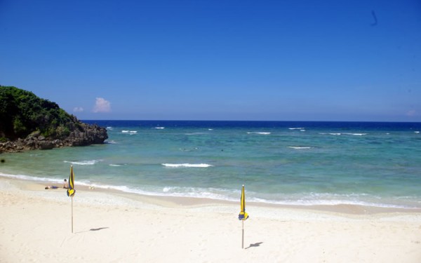 古宇利島のトケイ浜はハートロックのすぐ近く！ポットホールの写真を撮ろう！