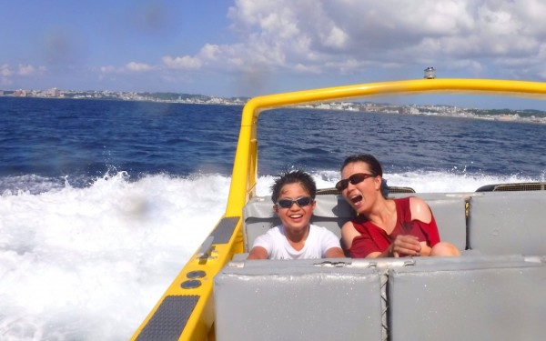 トロピカルジェットは迫力満点!びしょ濡れになりながらも楽しかった!|沖縄旅の思い出フォトコンテスト