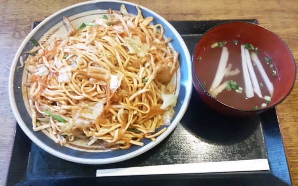 沖縄やきそばはナポリタン?かも、うるかそば（那覇市）