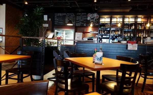 Pizzeria and Bar ARICCIA／ピッツエリア バール アリッチャ（北谷町）