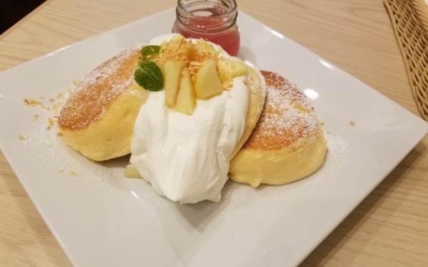 幸せのパンケーキ　ウミカジテラス 沖縄店その２（豊見城市 瀬長島）