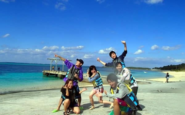 備瀬のワルミに海側から上陸するツアー開催中！陸路は不可だが海からなら行けるんだぞ！