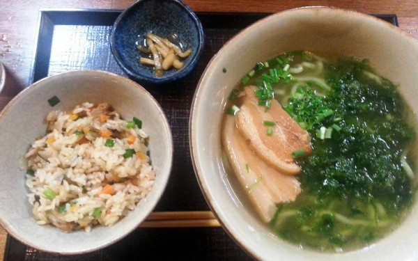 屋宜家、登録有形文化財古民家で食べるそば(八重瀬町)