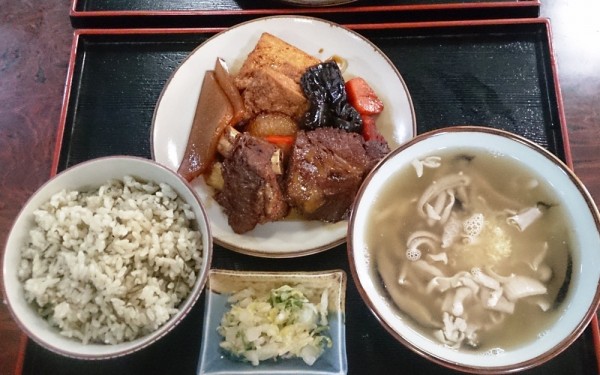 煮つけが絶品　琉球料理ふみや本店(那覇市)