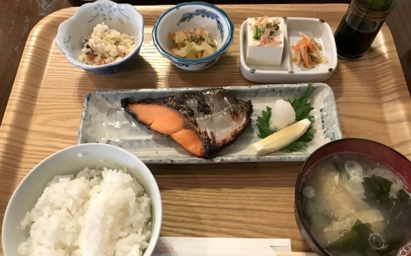 絶品！定食屋Rhizome（リゾム）（那覇市）