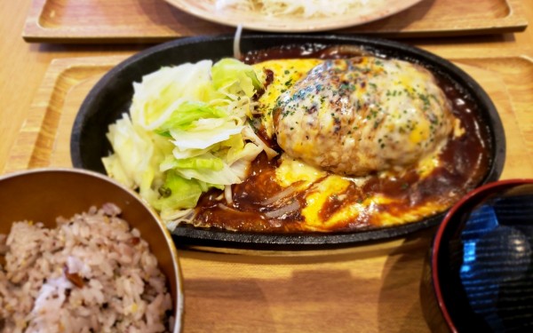 ふわっふわっのたまご巻き　鳥玉＆豚肉食堂 泡瀬店（沖縄市）