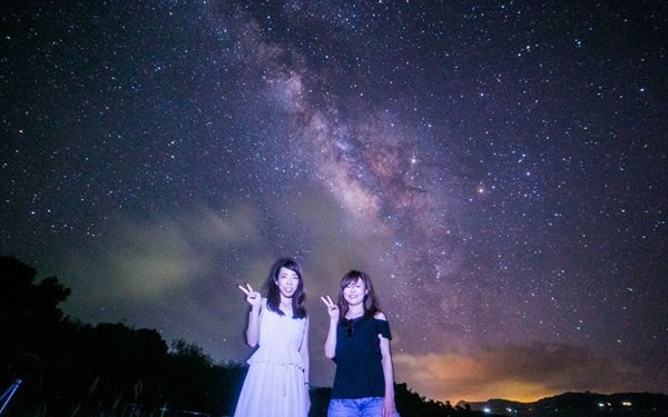 これに決まり！石垣島の星空ツアー！記念撮影にプロ三線奏者のライブもあるからね！