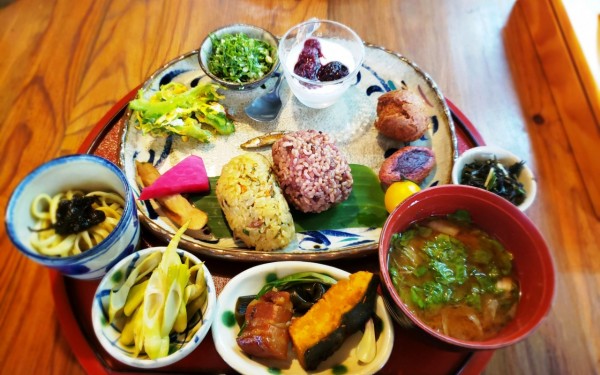 沖縄食材生かして心にも身体にも優しいランチ　笑味の店(大宜味村)