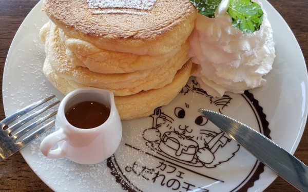 オーブンしたての、ふわふわパンケーキが食べられるカジュアルな店　『よだれの王子』南風原町