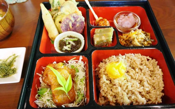 屋我地島の古民家カフェ喜色(名護市)