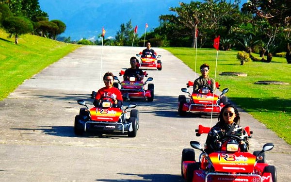 予約だ！石垣島で公道カートで走ろう！ガイドが先導する観光スポット巡りツアーだ！