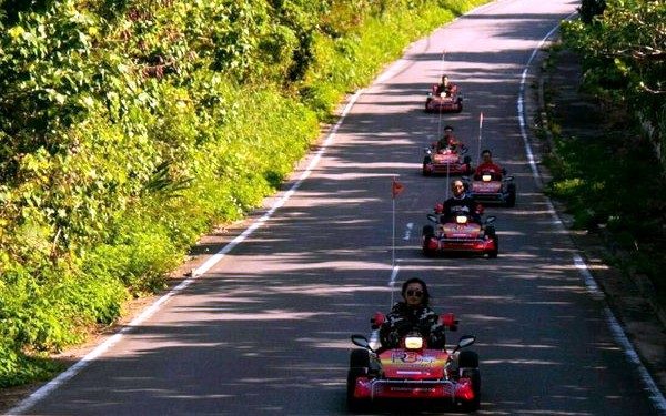 予約だ！石垣島で公道カートで走ろう！ガイドが先導する観光スポット巡りツアーだ！