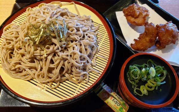 かつ丼天丼メニューずらり かつてん(那覇市)