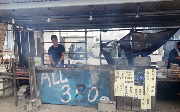 しにやす炭火やきとり380円(八重瀬町)
