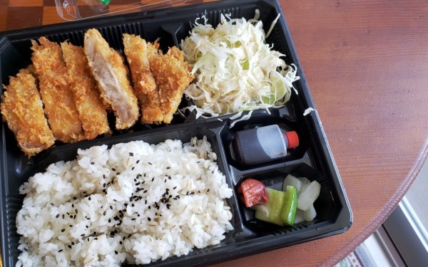 黒豚ロースかつ弁当（南風原町）