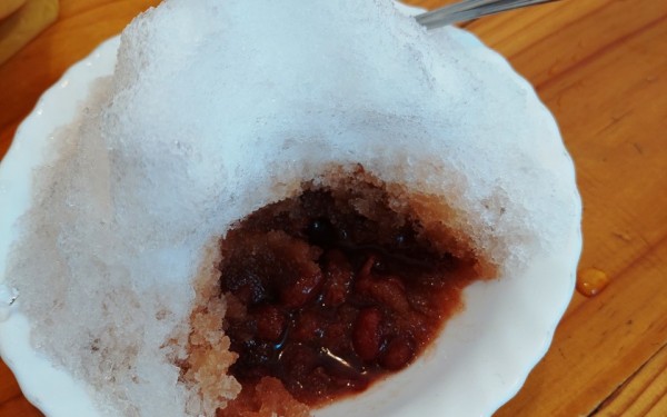 那覇ー本部、海のドライブ　新垣ぜんざい(本部町)