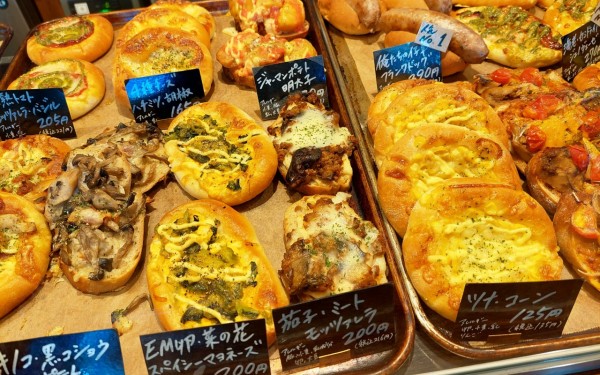 期待を裏切らないお惣菜のパン(那覇市)