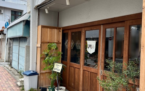 ウールーベーカリー（嘉手納町）