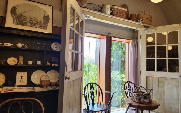 レンガ色の建物で素敵なカフェ cream(南城市)