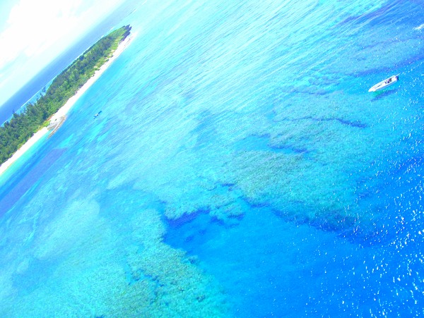水納島で海水浴&パラセール体験!【ランチ付】