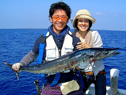 石垣島|体験トローリング♪♪船を走らせながら大物を狙おう!【送迎あり】
