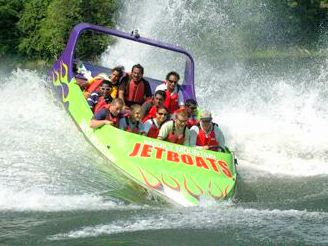本部港発!美ら海満喫♪沖縄JETBOAT体験!!