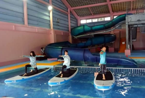 【宮古島】プールでSUPヨガ♪初心者にもオススメ♪(送迎付)